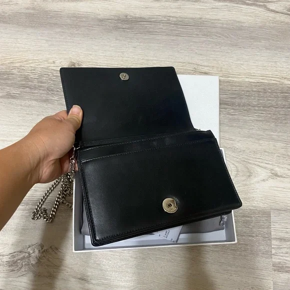 Used - Picture 5 of 12